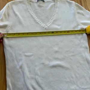 Brandy Melville‎ V Neck White Sweater 100% Cotton One Size Minimalist Top Shirt thumbnail 5