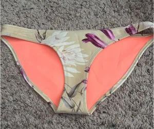 Triangl Bikini thumbnail 1