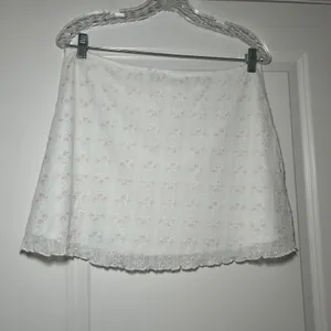 Garage Women White Pink Floral Mesh Mini Skirt Lettuce Hem Bow Detail Large thumbnail 6