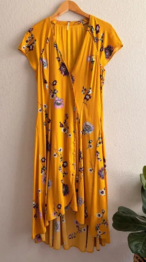 Free People Women S Lost In You Floral Midi Dress Golden Yellow V Neck Ruffle thumbnail 1