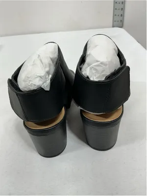 Womans New In Box City Classified Harlyn Peep Toe Sling Back Booties 8 Black thumbnail 4