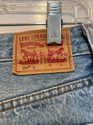 Levi's 501 Distressed Light Blue Straight Leg Women's Jeans size 28/30. thumbnail 7