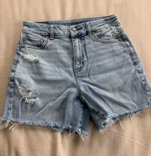 American Eagle Curvy Mom Shorts thumbnail 1
