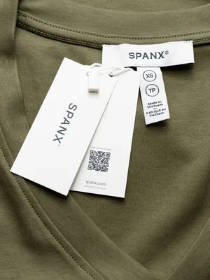 SPANX -‎ Cool Cotton V-Neck Tee thumbnail 6