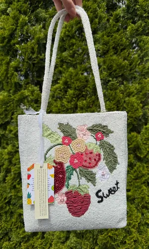 Viral beaded sweet bag White thumbnail 1