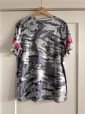 Grey Camo Pink Stripe Tee Gray Size XL thumbnail 3