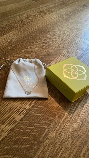 Kendra Scott gold iridescent heart Necklace thumbnail 4