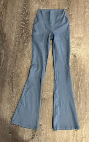 Hollister Flare Leggings thumbnail 1