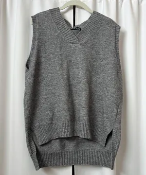 SheIn New  Solid Gray Oversized V-Neck Layering Sweater Vest Size Medium thumbnail 3