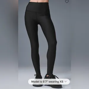 Alo Yoga NWT High Waisted Airlift Leggings in Black Size S thumbnail 3