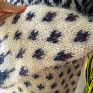 Handmade Vtg. Hand Knit Scandinavian Wool & Mohair Fair Isle Sweater• Sz M/L thumbnail 5