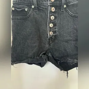 Abercrombie & Fitch High Rise 4" Denim Short Size 00 Black Distressed thumbnail 4