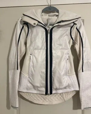 Lululemon Run‎ Bundle Up Zip Jacket Cream White Black Lace Retro Luxchange Y2K thumbnail 1