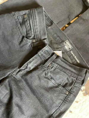 Levi's Straight Leg Jeans thumbnail 1