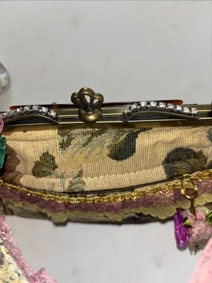 Vintage Victorian Style Floral Tapestry Purse Metal Clasp Frame Muxed Textures thumbnail 9