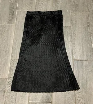 PrettyLittleThing Black pleated Midi Skirt - US size 6 thumbnail 1