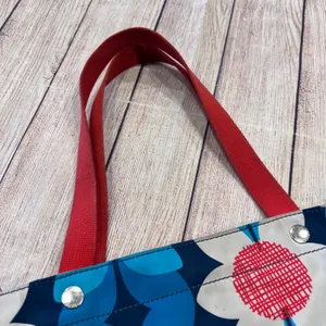 Fossil Floral Nylon Tote Bag Blue White Red‎ Retro Mod Zippered Shopper thumbnail 4