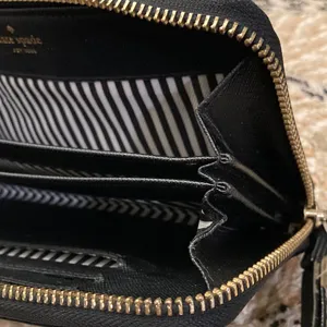Kate Spade New York Black Leather‎ Zip Around Wristlet Wallet thumbnail 8