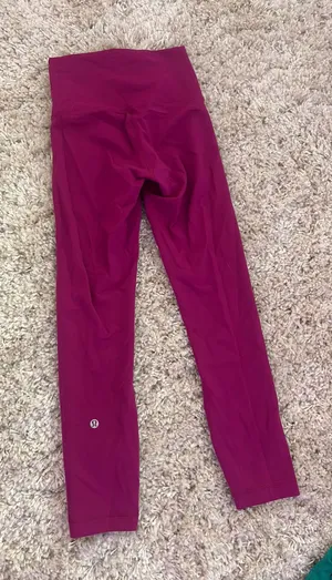 Women’s Lululemon Leggings size 2, 25’’ thumbnail 1