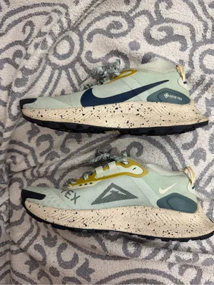 Nike Women’s 7.5 Pegasus Trail 4 GORE-TEX Green/Gold Waterproof Trail Shoes thumbnail 9