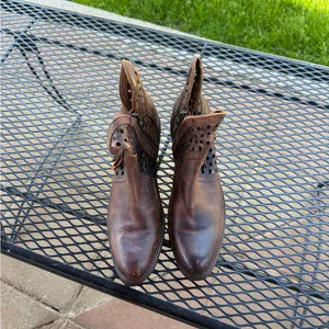 Shyanne Fuji Brown Leather Laser Cut Western Ankle Booties Womens Size 7 M thumbnail 3