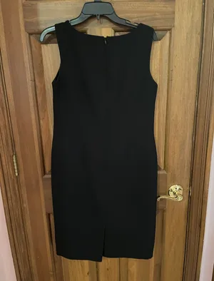 Simple Classic Black Dress Size 8 thumbnail 3