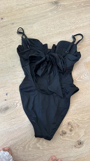 Dippin Daisy’s One-Piece thumbnail 3