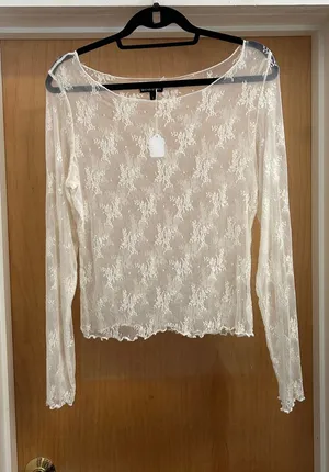 Wearever Long Sleeve White Floral Lace Top - size L thumbnail 1