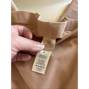 Honeylove Sculptwear Mid Thigh Shapewear Shorts Nude Size M thumbnail 2