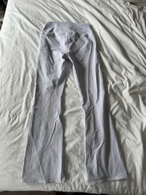 Alo Yoga Airbrush High-Waisted 7/8 Bootcut Leggings thumbnail 4