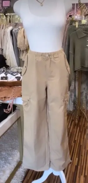 Women’s tan cargo pants thumbnail 1