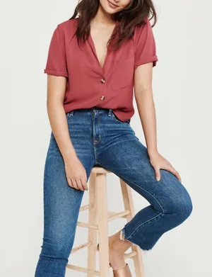 Abercrombie Getaway Shirt Women’s XS EUC thumbnail 1
