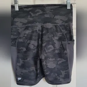 Fabletics thumbnail 2