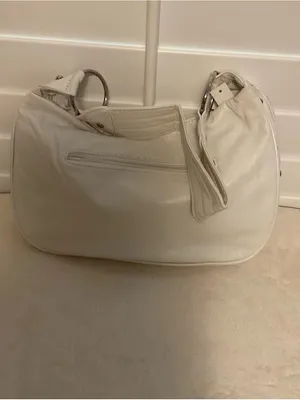 White Stud thumbnail 3