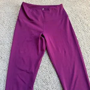 90 Degree By Reflex Purple Leggings Size Medium thumbnail 5