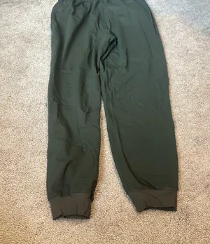 Lululemon Olive Green joggers thumbnail 12