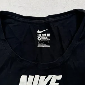 Nike Air Long Sleeve Shirt Womens Medium Black Athletic Graphic Logo Tee thumbnail 2