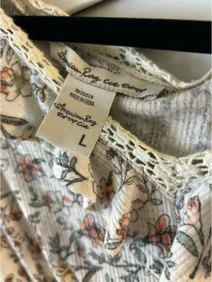 American Rag Women’s long sleeve shirt thumbnail 2