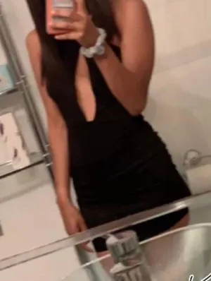 Pretty Little Thing Black Dress thumbnail 1