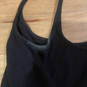 WSLY Black Fitted Crop Tank Top thumbnail 3