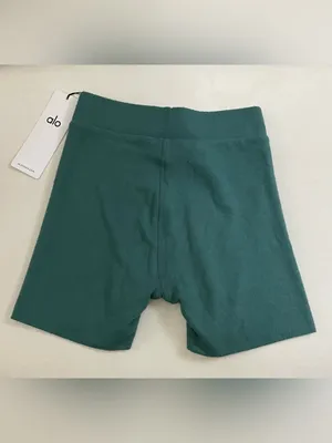 Alo Yoga NWT Alolux High Waist Me Time Winter Ivy Green Cozy Bike Shorts Size XS thumbnail 6