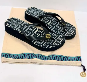 Tory Burch Rubber Printed Flip Flops Women's Size 9.5 Gold Logo Medallion thumbnail 1