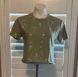 Women’s Olive Green Floral Crop Top thumbnail 1