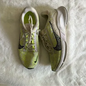 Nike Women's SuperRep Go 3 Flyknit Sneakers Neon Yellow White Size 7 thumbnail 11