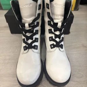 Kendall + Kylie East White Leather Combat Boots Women’s Size 7M w/ Box thumbnail 3