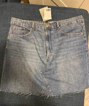 H&M Medium Wash Denim Jean Skirt NWT thumbnail 1