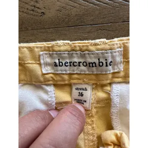 Abercrombie Pastel Yellow Chino Shorts - Size 16 / Womens XS Y2K Preppy Summer‎ thumbnail 3