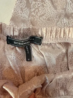 BCBGMAXAZRIA Blush Satin Snakeskin Cami Shorts Pajama Set M thumbnail 2