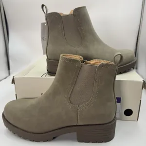 Buffalo David Bitton Anna Women’s Brown Ankle Chelsea Boots Size 8 NEW in Box thumbnail 1
