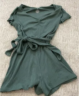 Green romper Size M thumbnail 1